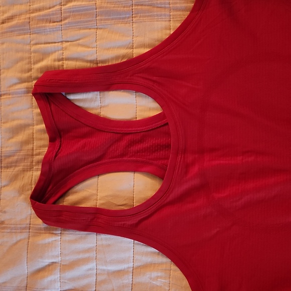 Swiftly Tech Racerback Tank Top - Picture 3 of 11